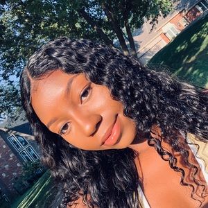 Meet your Posher, Johnae